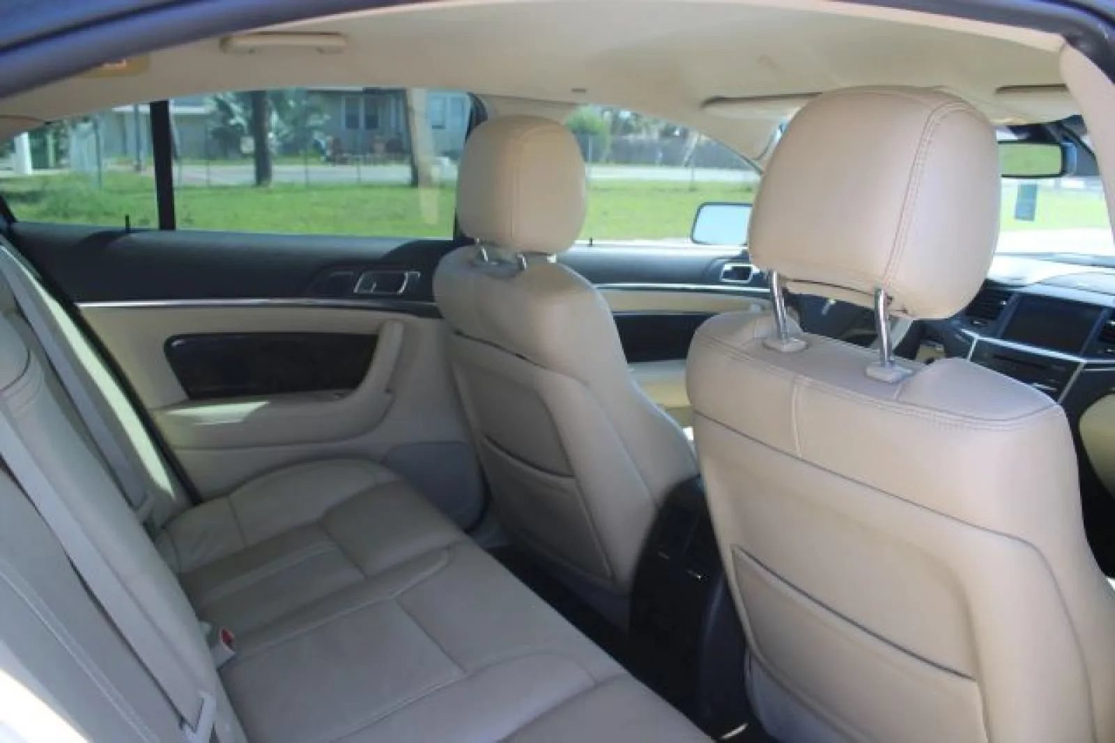 Used 2014 Lincoln MKS w/ Equipment Group 101A FWD image 37