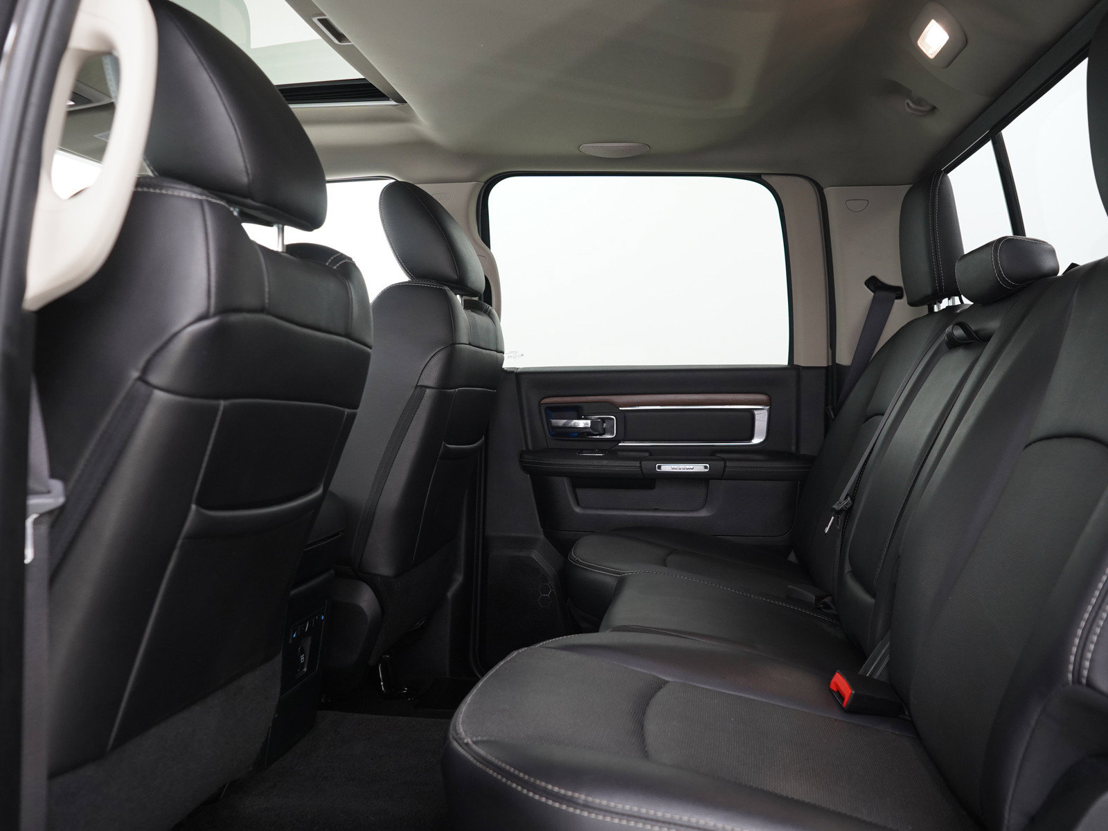 Used 2017 RAM 2500 Laramie w/ Sport Appearance Group AWD/4WD image 18