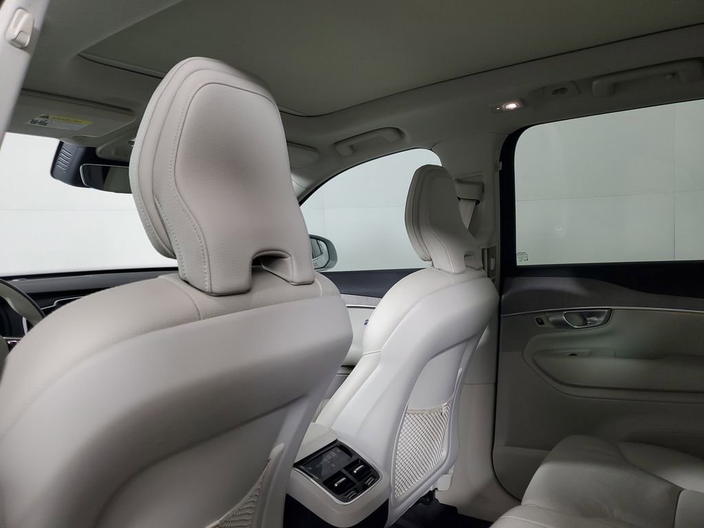 Certified 2024 Volvo XC90 B5 Plus w/ Protection Package Premier image 16