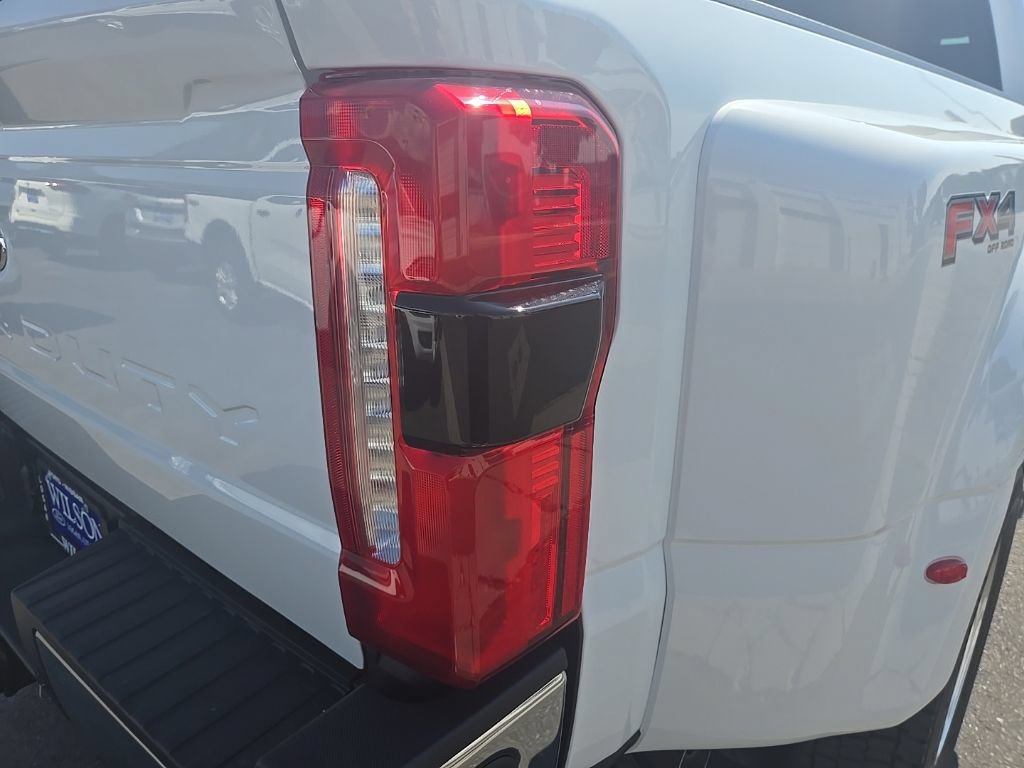 Used 2026 Ford F450 Lariat w/ FX4 Off-Road Package AWD/4WD image 37