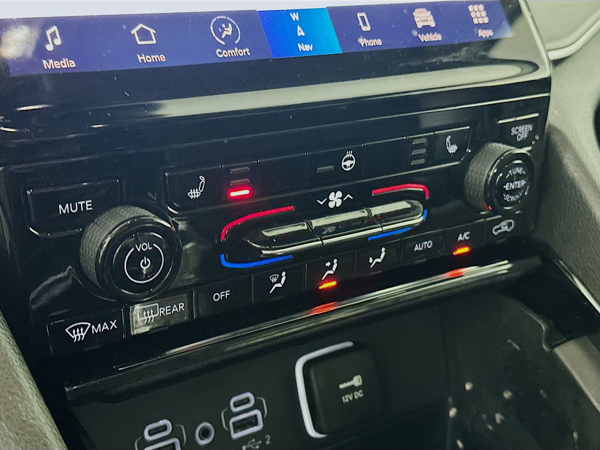 Used 2023 Jeep Grand Cherokee Limited image 24