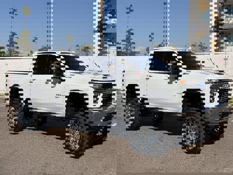 Used 2023 Chevrolet Silverado 2500 LTZ w/ LTZ Premium Package image 2