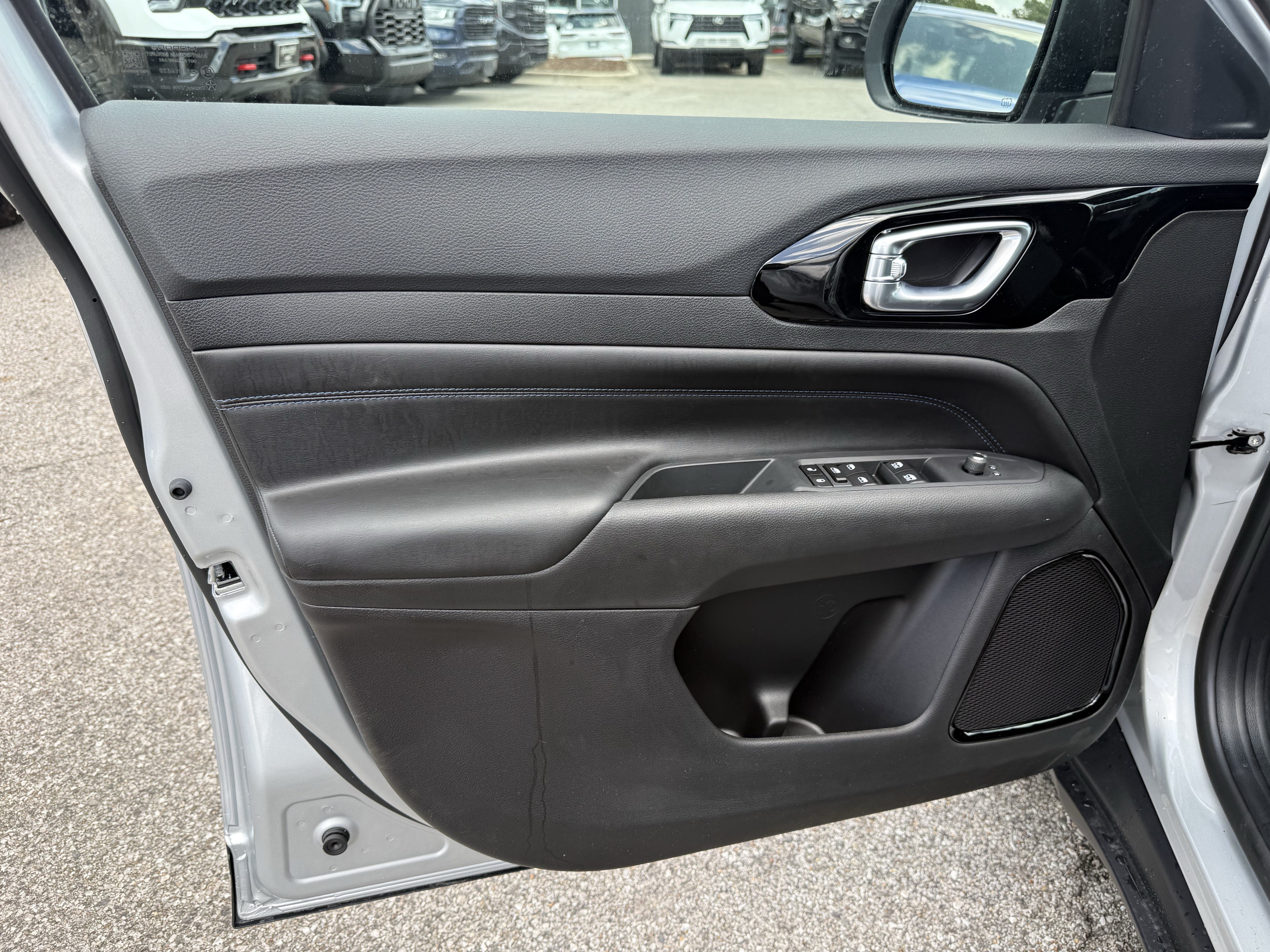 New 2026 Jeep Compass Latitude AWD/4WD image 14