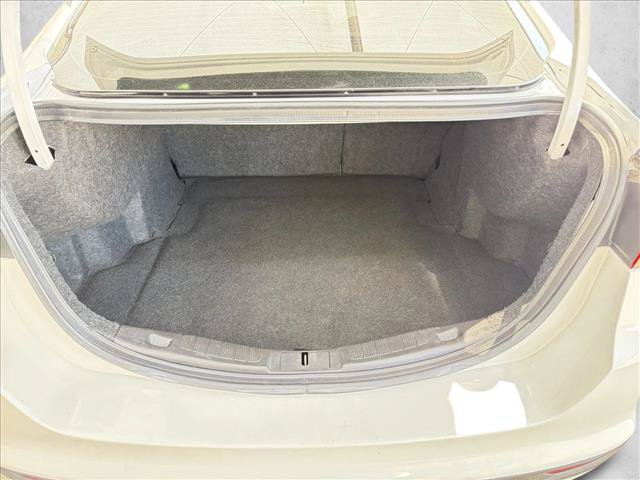 Used 2015 Ford Fusion SE w/ Equipment Group 201A FWD image 14