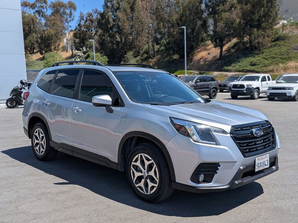 Used 2022 Subaru Forester Premium AWD/4WD image 11