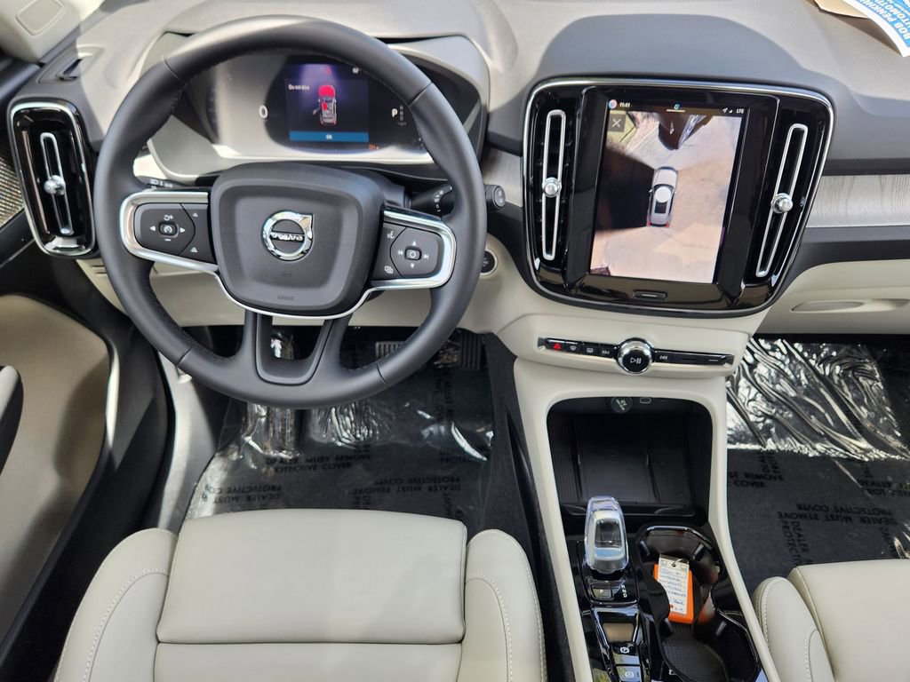 New 2026 Volvo XC40 B5 Ultra w/ Climate Package AWD/4WD image 3