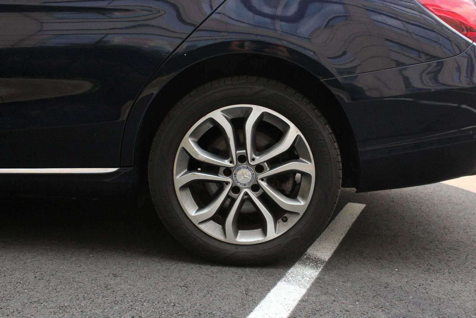 Used 2017 Mercedes-Benz C 300 4MATIC Sedan w/ Premium 1 Package image 10