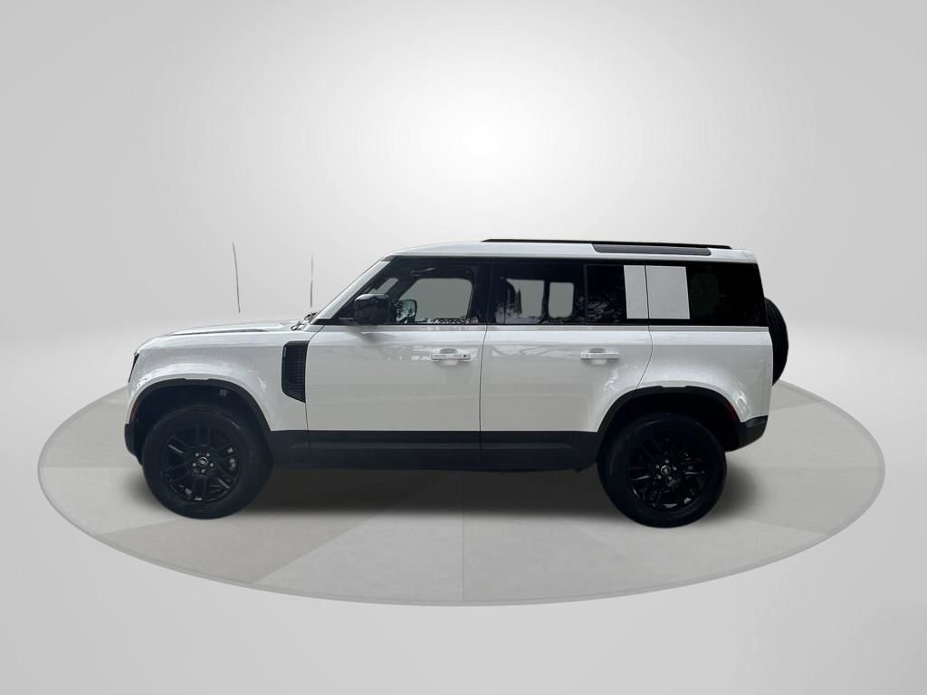 Used 2025 Land Rover Defender 110 S AWD/4WD image 4