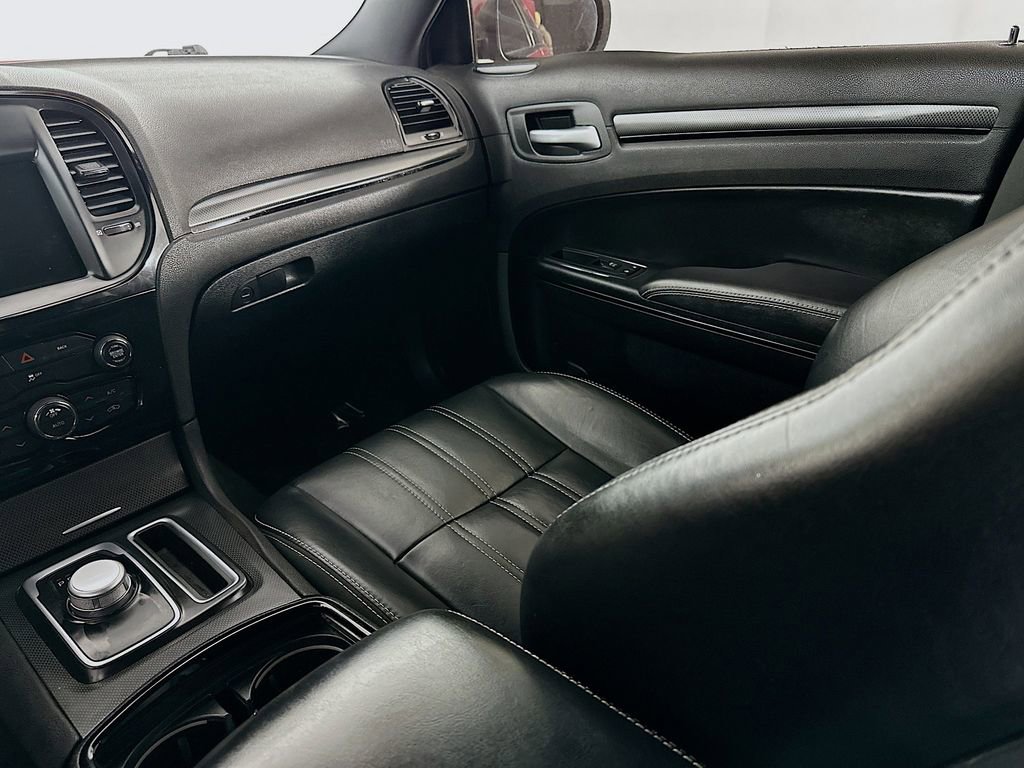 Certified 2016 Chrysler 300 S image 31