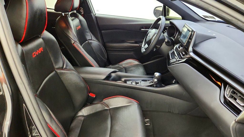 Used 2018 Toyota C-HR XLE FWD image 22