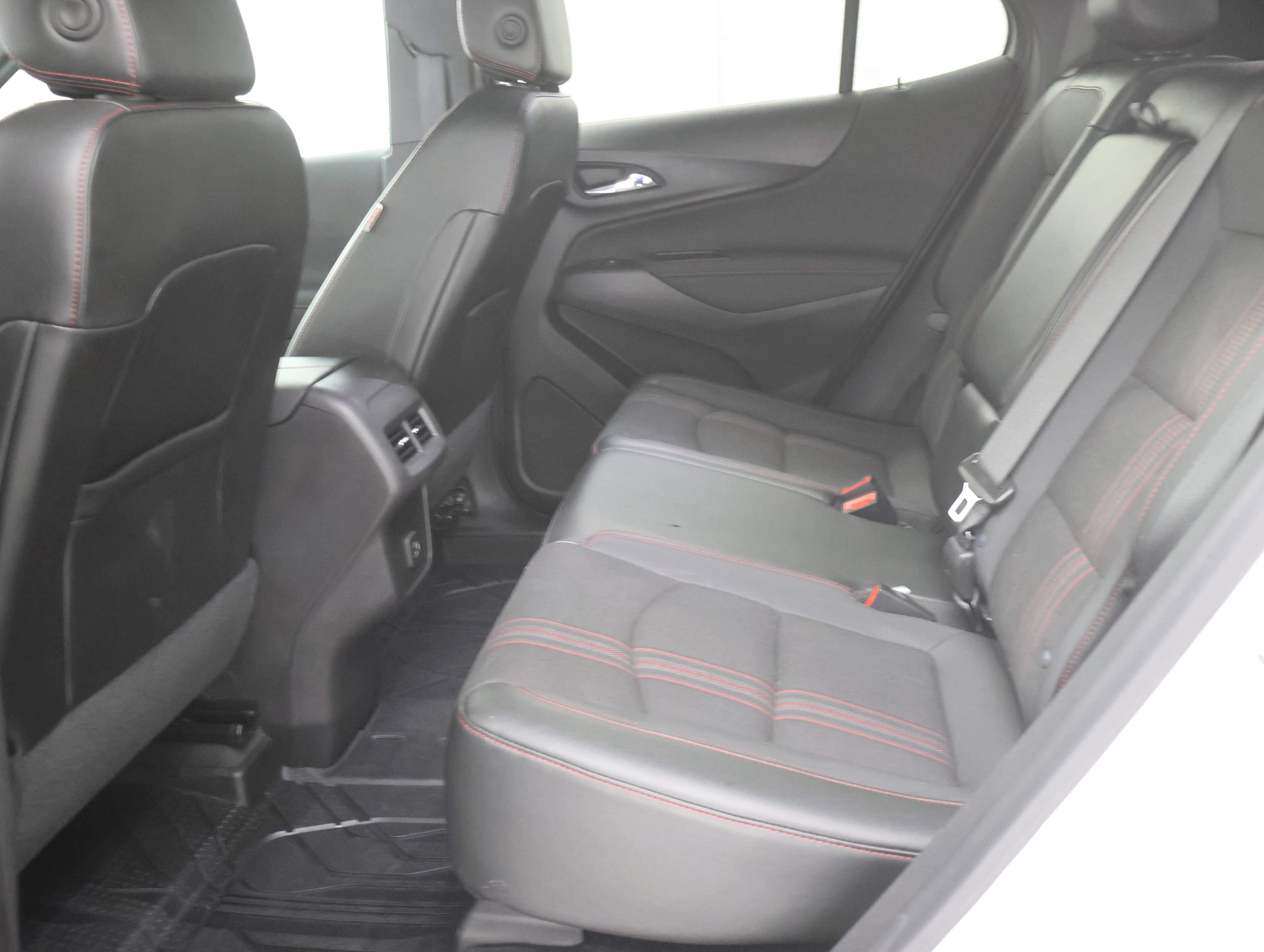 Used 2024 Chevrolet Equinox RS w/ LPO, Floor Liner Package image 9