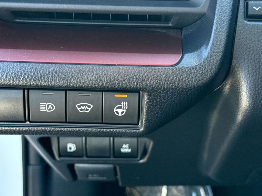 Used 2024 Toyota Prius Prime SE image 21