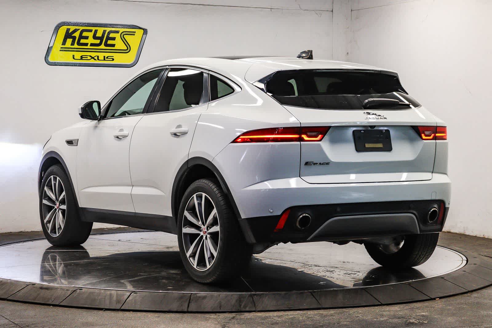 Used 2022 Jaguar E-PACE SE AWD/4WD image 2