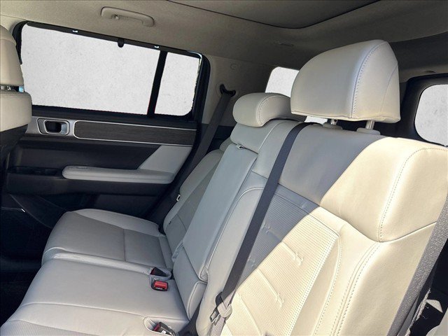 Used 2025 Hyundai Santa Fe Limited FWD image 24