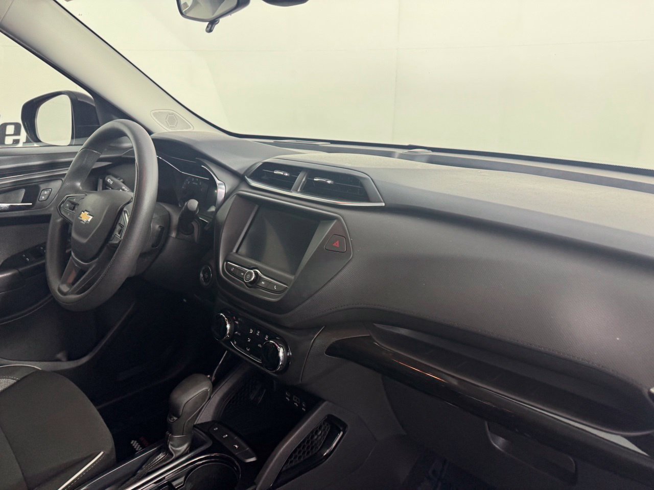 Used 2023 Chevrolet TrailBlazer LT FWD image 27