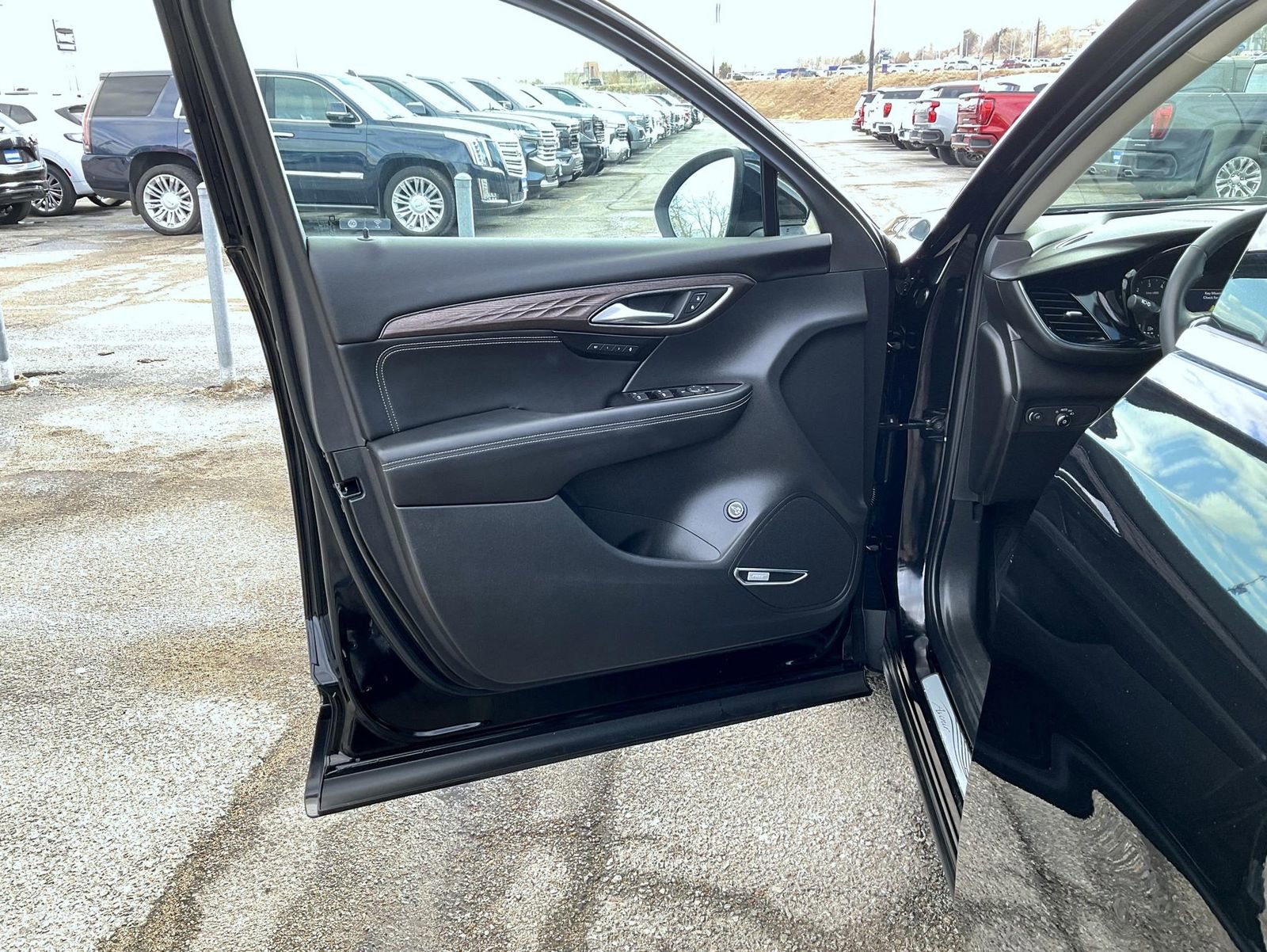 Certified 2023 Buick Envision Avenir image 9