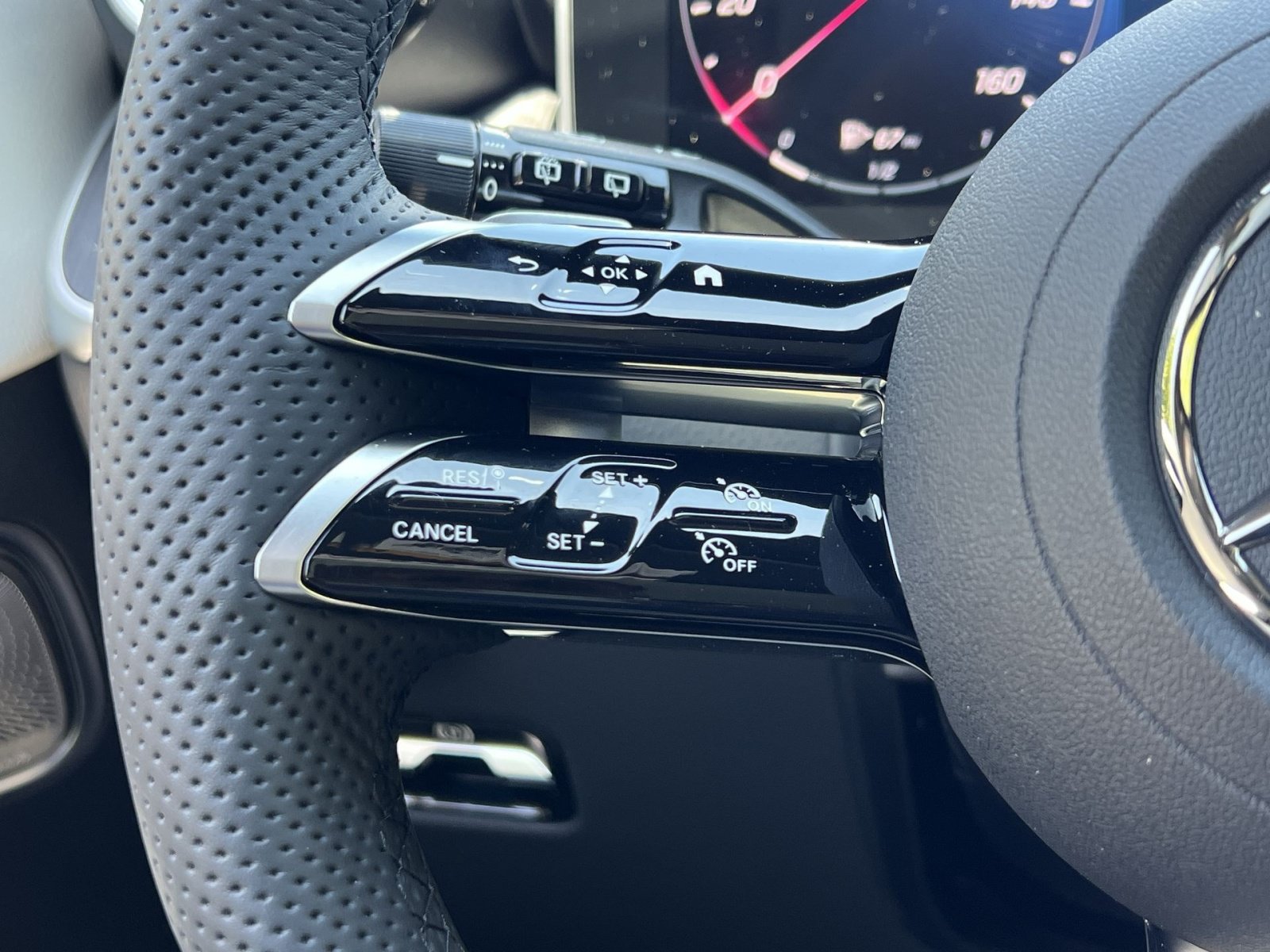 New 2026 Mercedes-Benz GLC 300 4MATIC image 36