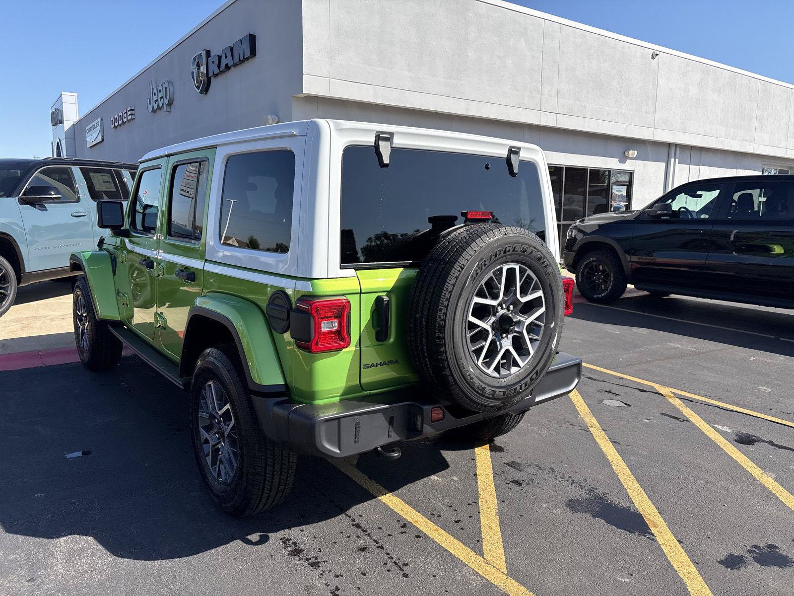 Used 2026 Jeep Wrangler Unlimited Sahara w/ Whitecap Package AWD/4WD image 7