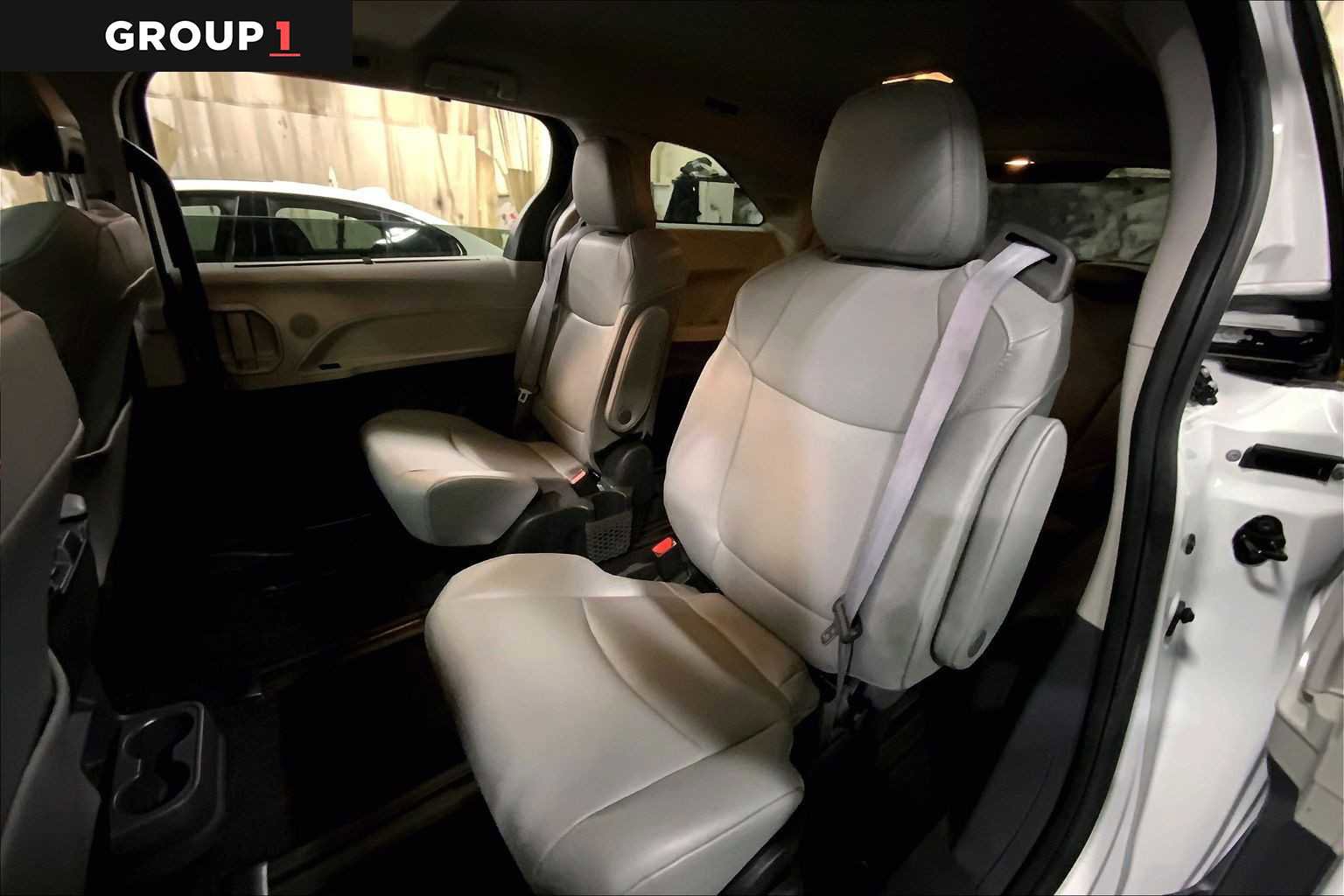 Used 2024 Toyota Sienna XLE w/ XLE Plus Package image 21