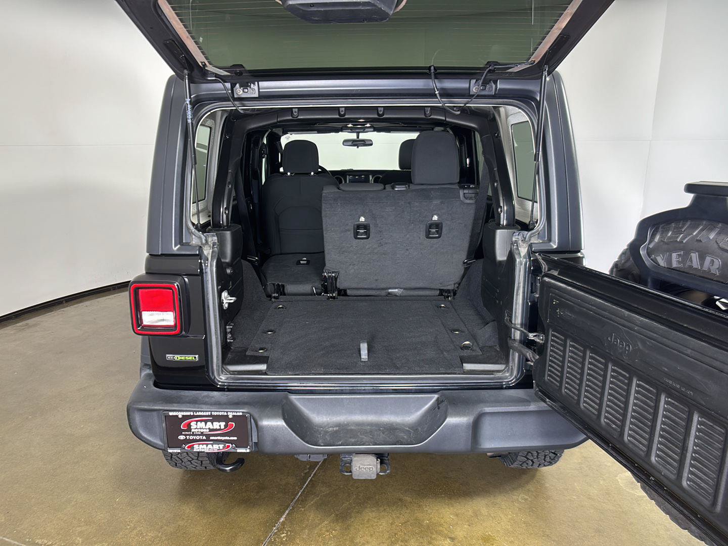 Used 2021 Jeep Wrangler Unlimited Sport AWD/4WD image 15