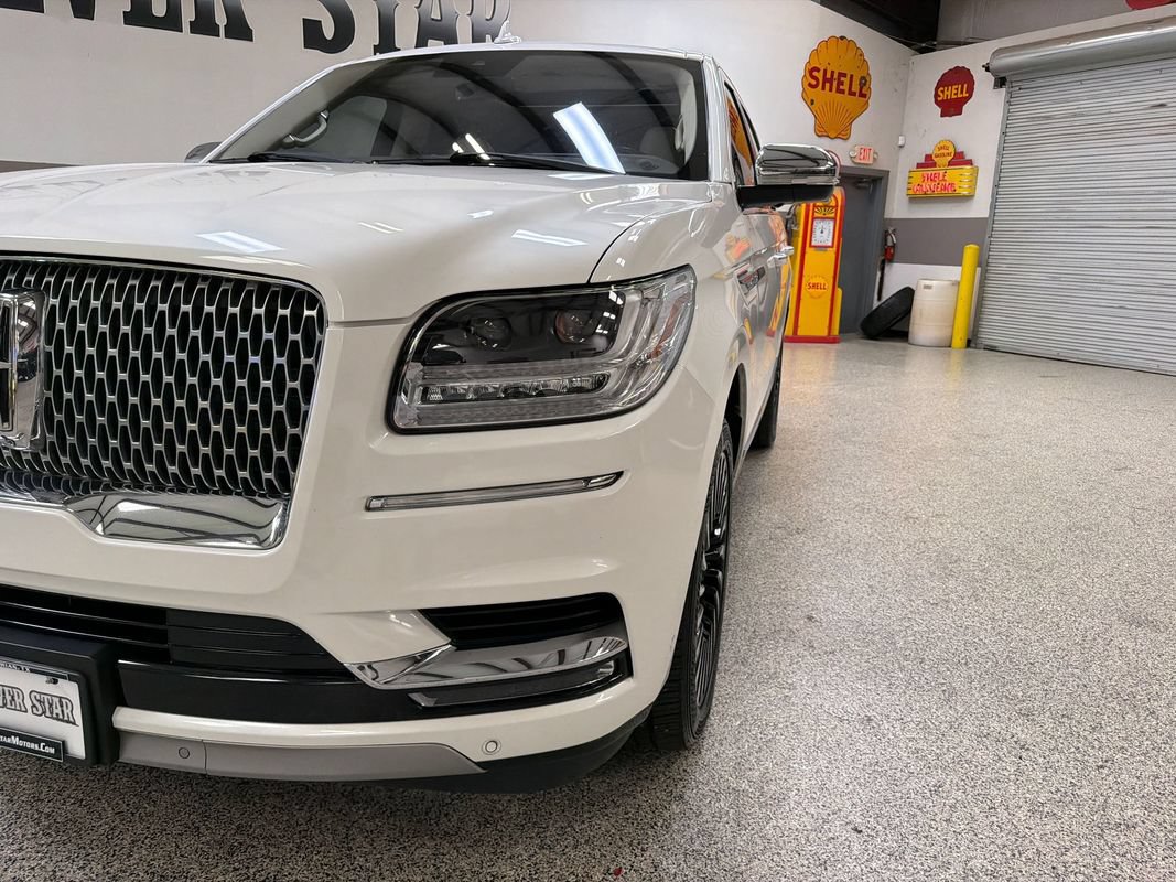 Used 2020 Lincoln Navigator Black Label w/ Cargo Convenience Package AWD/4WD image 13