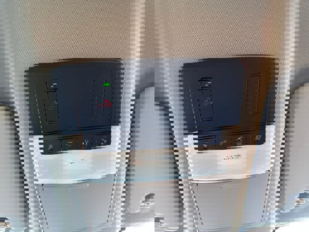 Certified 2025 Nissan Rogue SL image 23