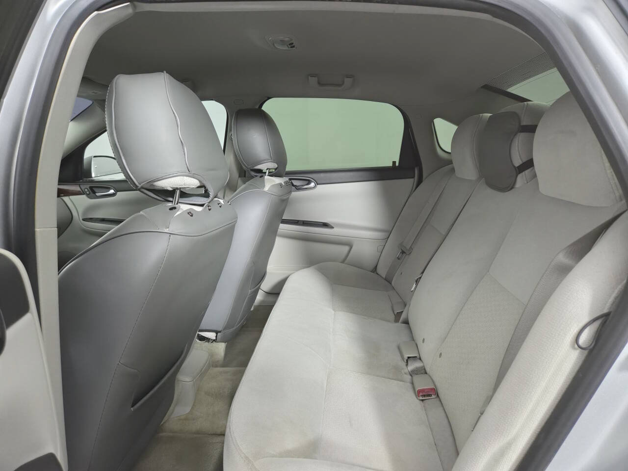 Used 2011 Chevrolet Impala LT FWD image 19