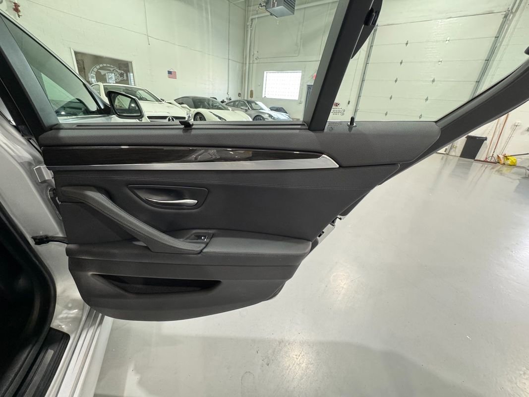 Used 2011 BMW 535i xDrive Sedan image 42