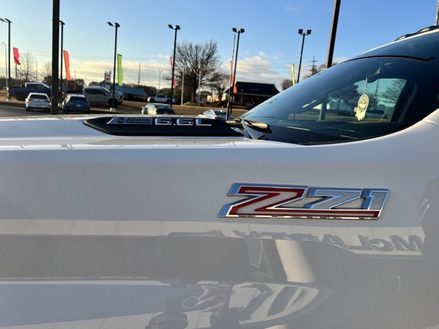 Used 2025 Chevrolet Silverado 2500 Custom w/ Custom Value Package image 12