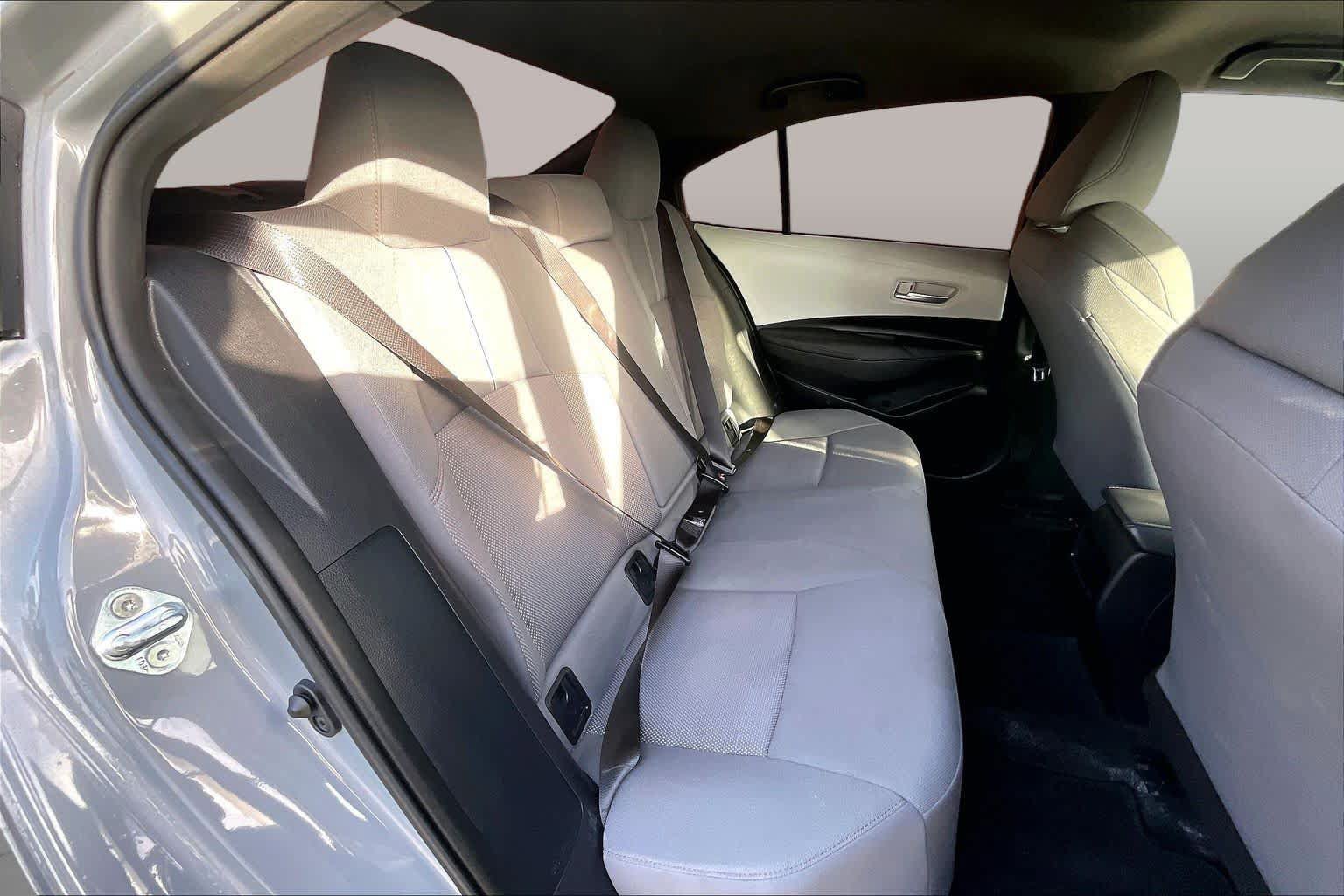 Used 2022 Toyota Corolla SE w/ Carpet Mat Package (TMS) FWD image 19