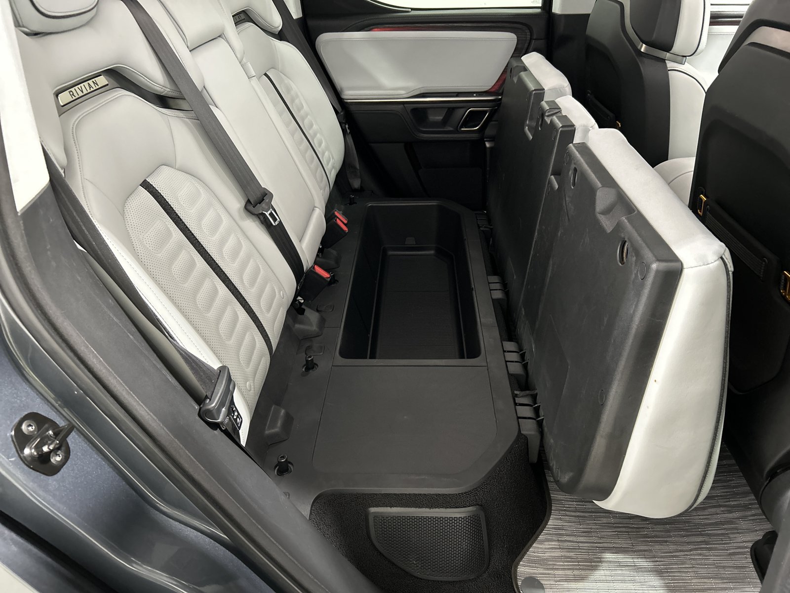 Used 2023 Rivian R1T Adventure AWD/4WD image 24