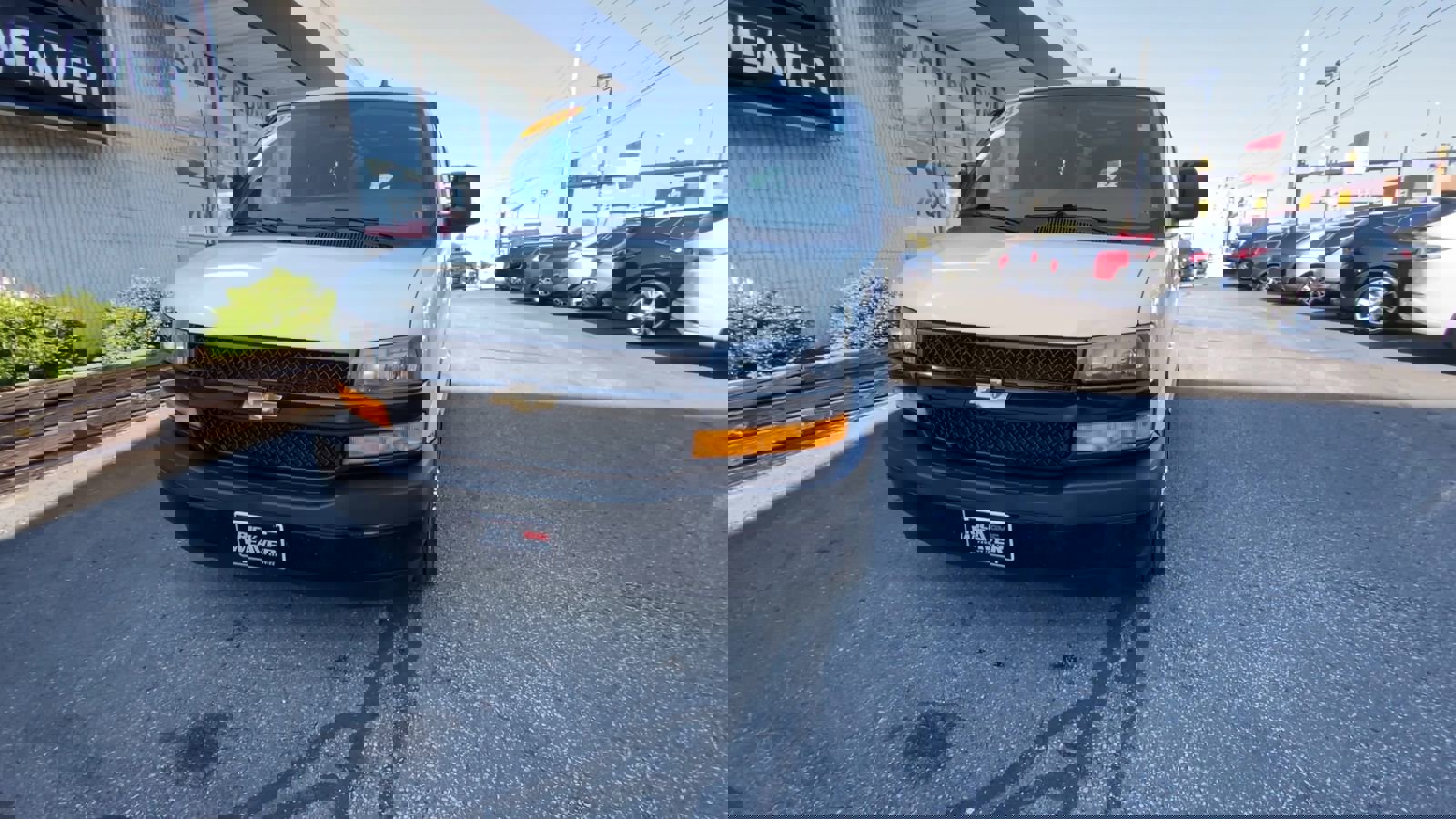 Used 2018 Chevrolet Express 2500 w/ Driver Convenience Package image 32