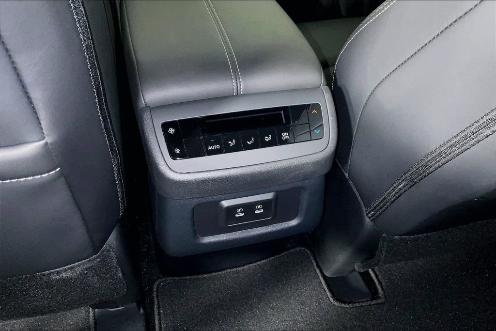 New 2026 Nissan Pathfinder SL AWD/4WD image 39