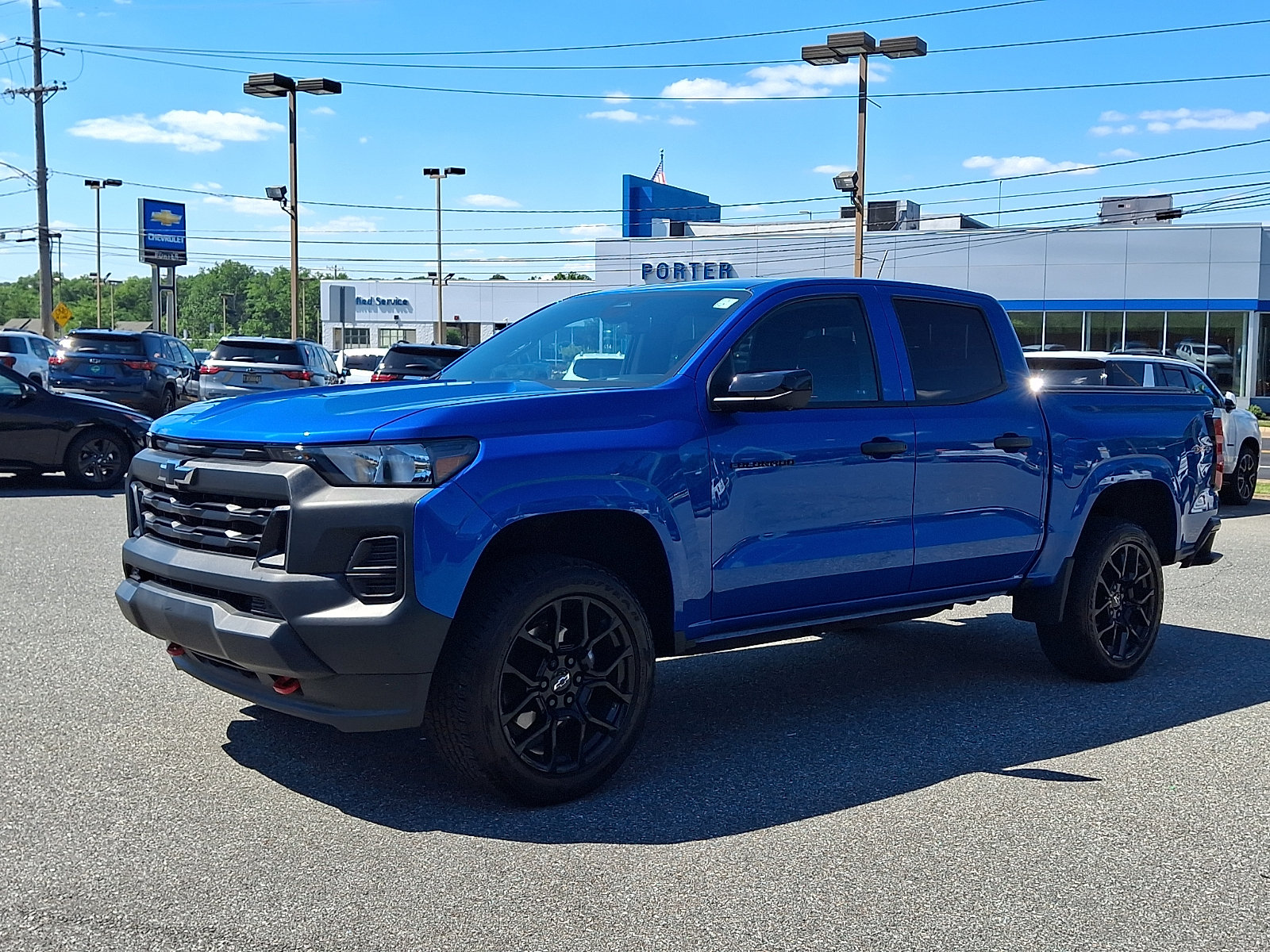 Used 2023 Chevrolet Colorado W/T w/ Technology Package AWD/4WD image 3