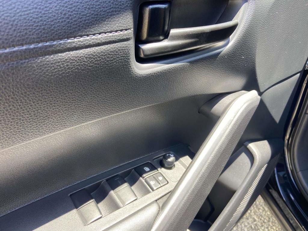 Used 2024 Toyota Corolla Cross LE w/ Moonroof Package FWD image 12