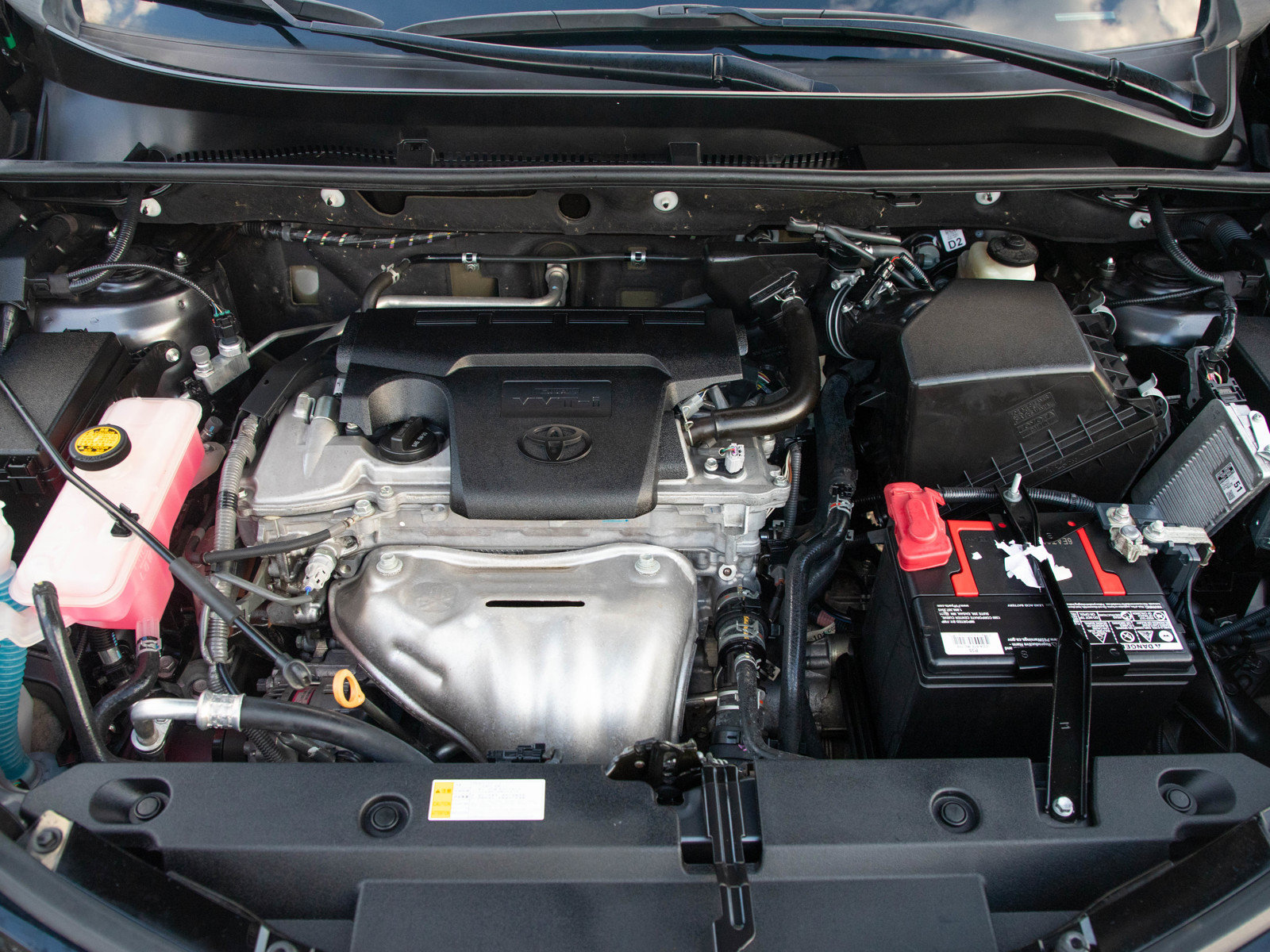 Used 2017 Toyota RAV4 Platinum FWD image 33