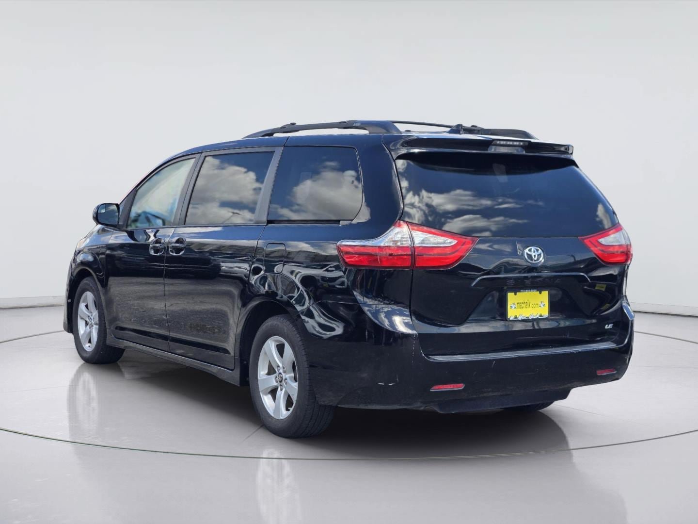 Used 2018 Toyota Sienna LE FWD image 5