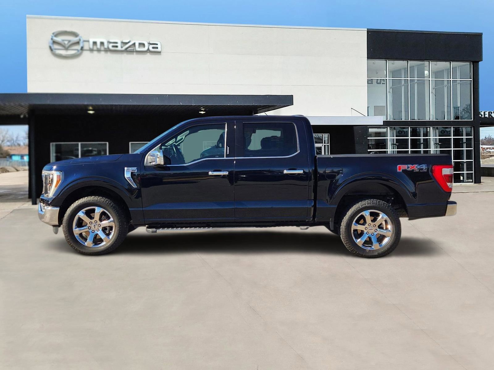 Used 2021 Ford F150 Lariat w/ Equipment Group 502A High image 3