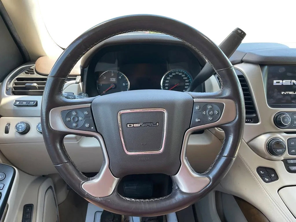 Used 2020 GMC Yukon Denali w/ Denali Ultimate Package AWD/4WD image 28