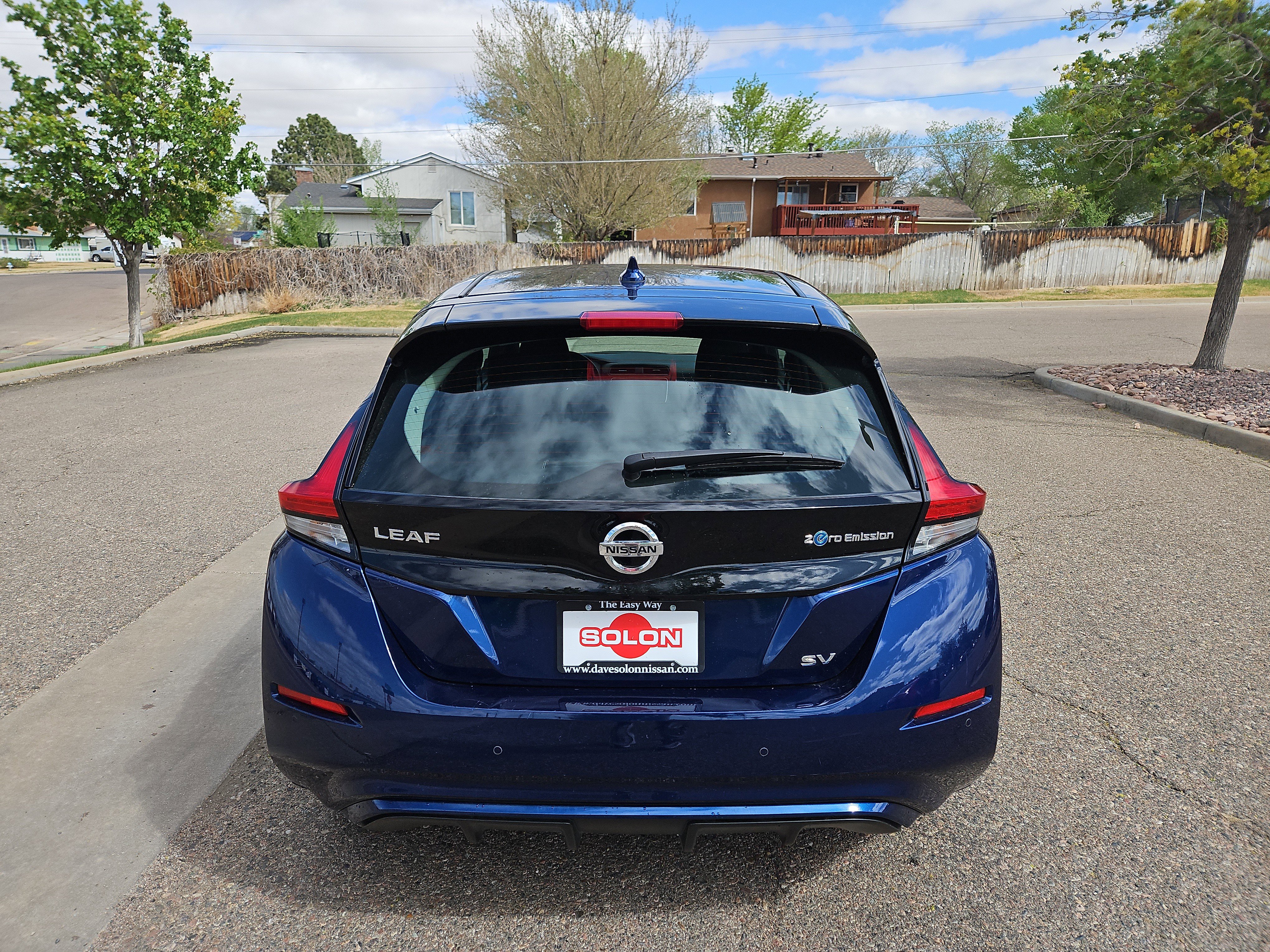 Used 2020 Nissan Leaf SV w/ SV Technology Package FWD image 11
