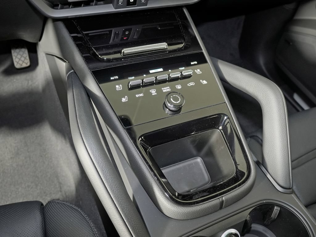 New 2026 Porsche Cayenne Coupe AWD/4WD image 30