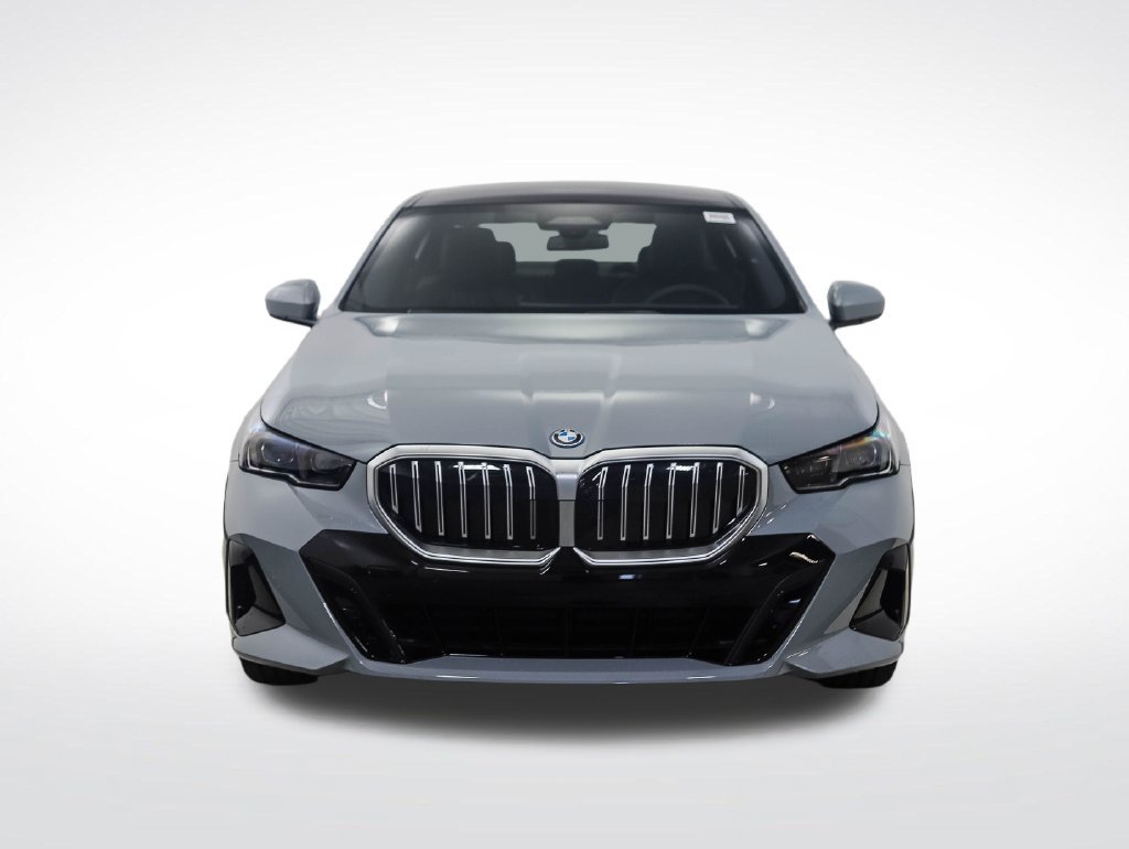 Used 2026 BMW 550e xDrive AWD/4WD image 9