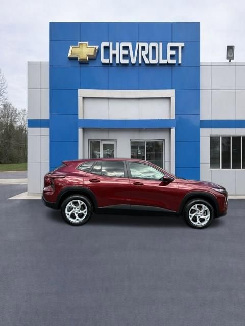 Used 2024 Chevrolet Trax LS w/ LS Convenience Package FWD image 7
