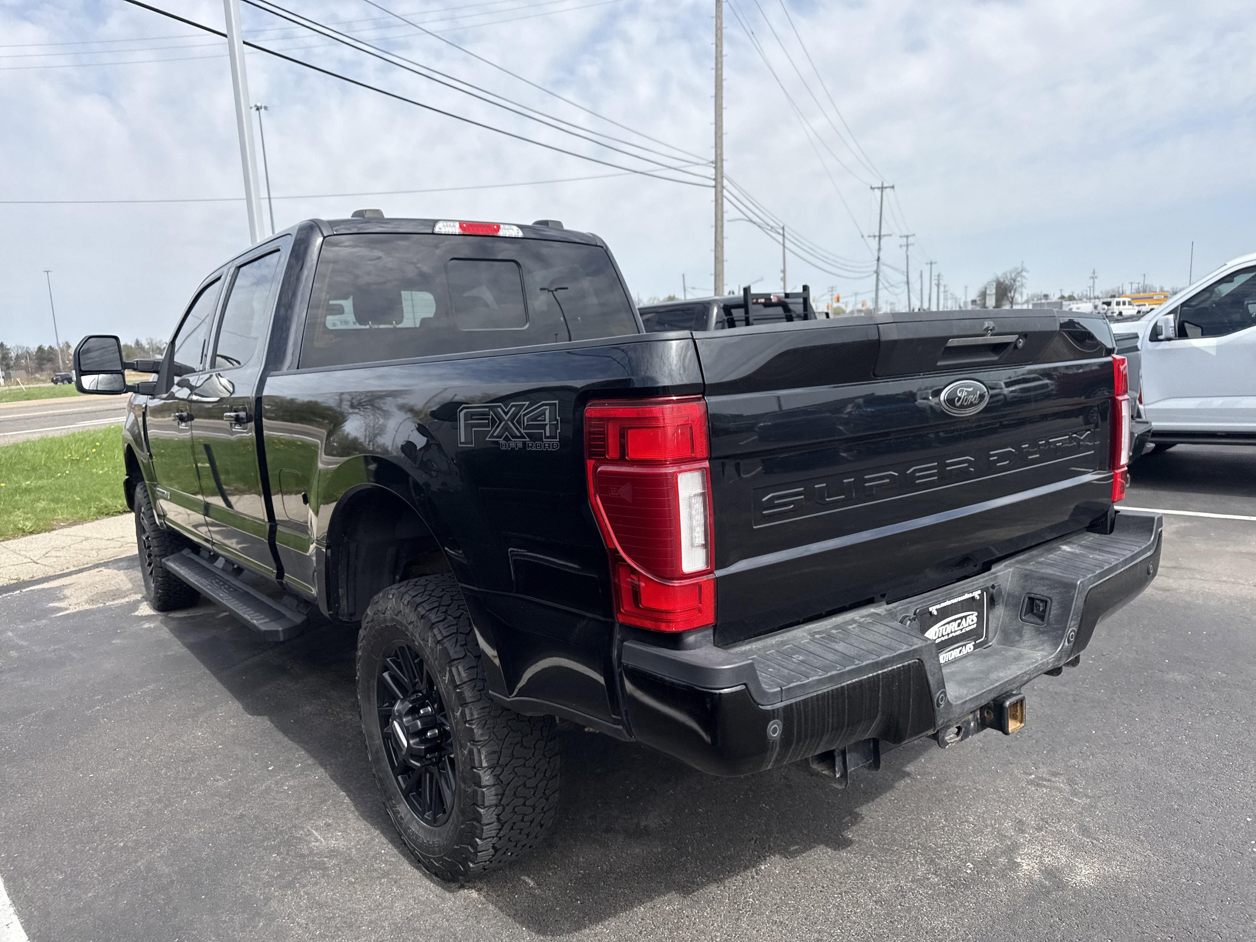 Used 2022 Ford F250 Lariat w/ Black Appearance Package AWD/4WD image 3