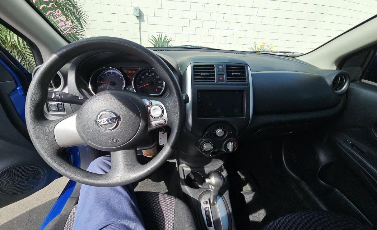 Used 2014 Nissan Versa SV image 11