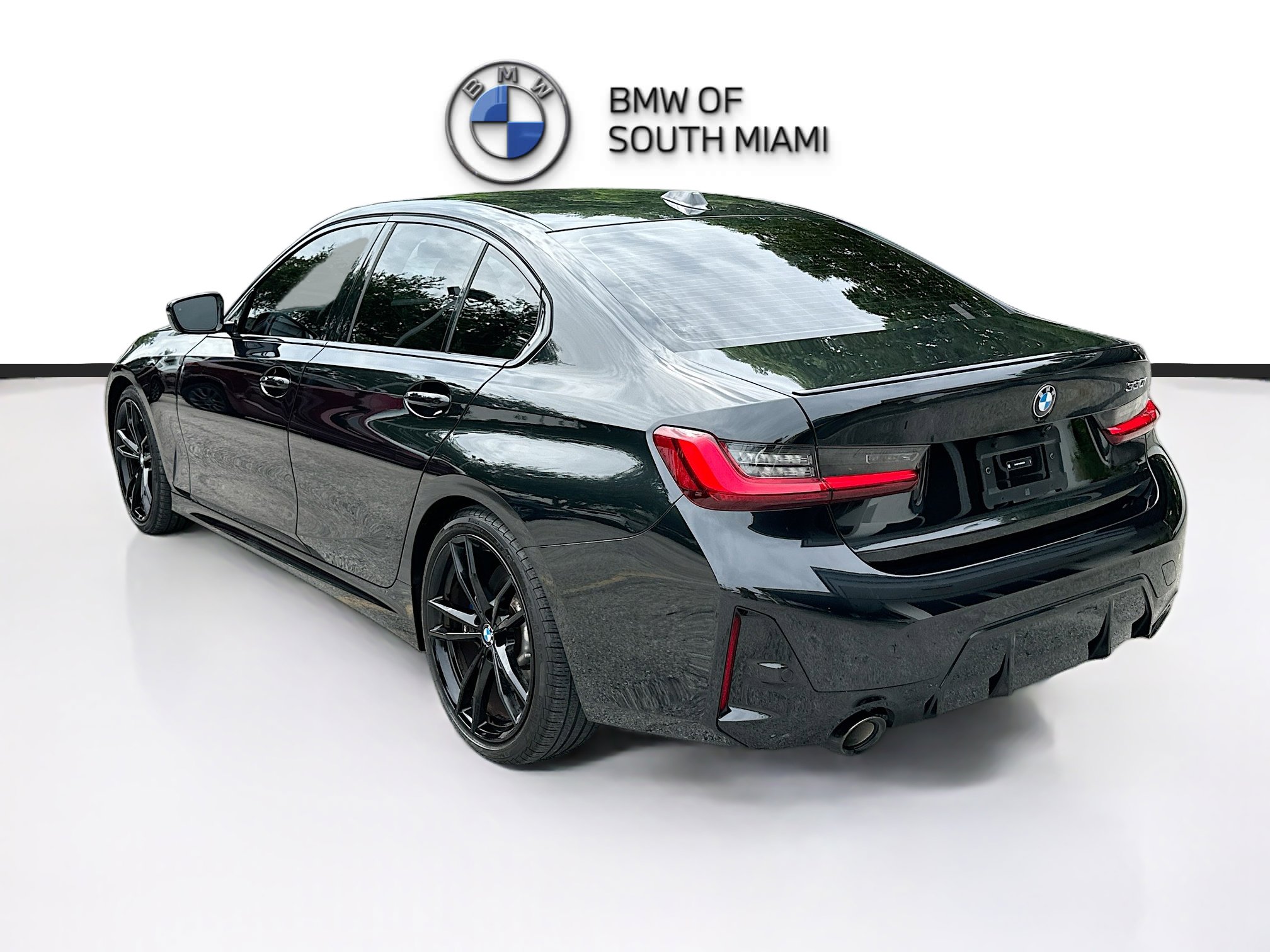 Used 2024 BMW 330i Sedan w/ M Sport Package RWD image 5