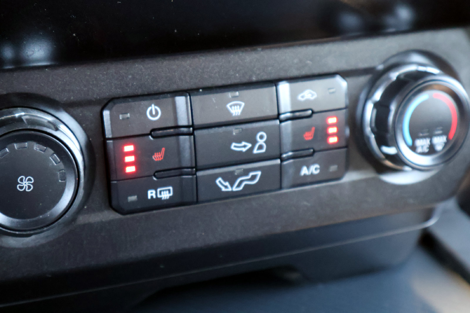 Used 2019 Ford F150 XLT w/ Equipment Group 302A Luxury RWD image 22
