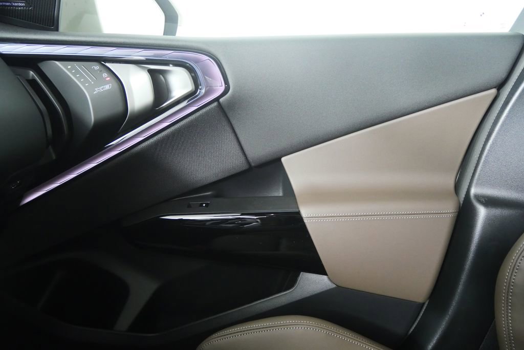 Used 2026 BMW X3 xDrive30 w/ Convenience Package image 23