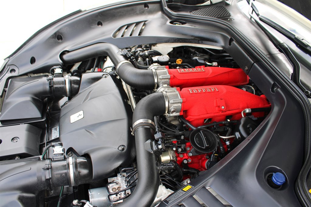 Used 2015 Ferrari California T RWD image 50