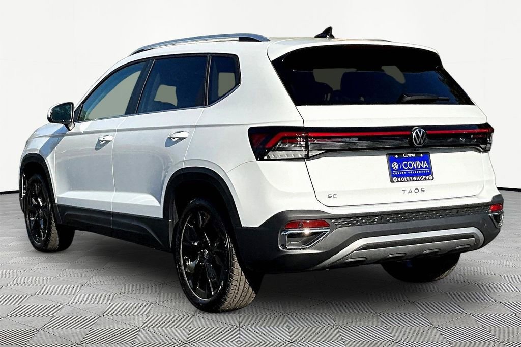 New 2026 Volkswagen Taos SE image 4